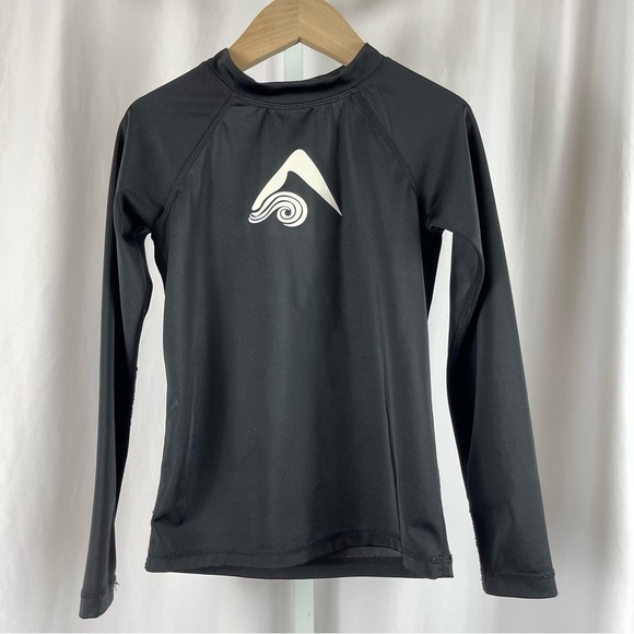 Kanu Surf Size 8 Rashguard Swim Jiu Jitsu Karate Beach Summer Hawaiian - Picture 1 of 4